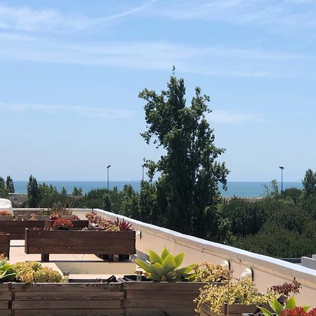 Beautiful Penthouse Apartment With Terrace - 4 Minute Walk To The Beach Troia Zewnętrze zdjęcie