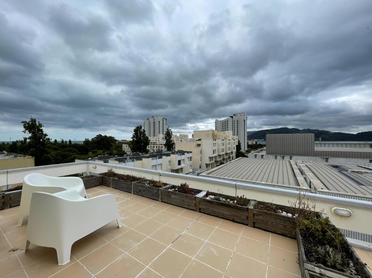 Beautiful Penthouse Apartment With Terrace - 4 Minute Walk To The Beach Troia Zewnętrze zdjęcie